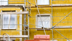 Altbau wird mit neuer Wärmedämmung saniert